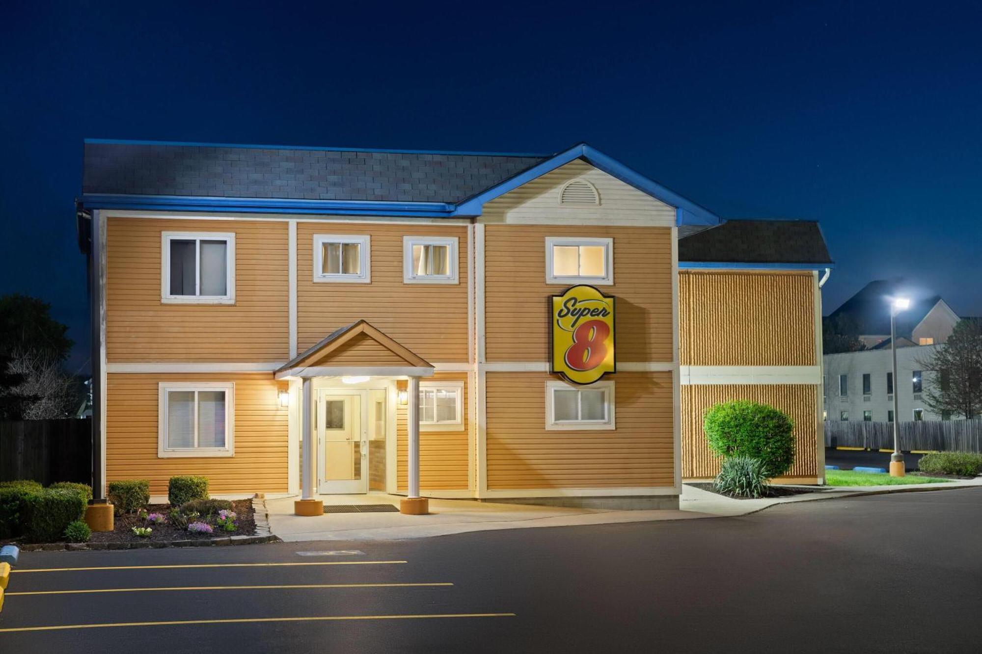 Super 8 By Wyndham Columbus Hotel Buitenkant foto